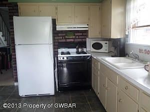 2nd image of 495 Church St