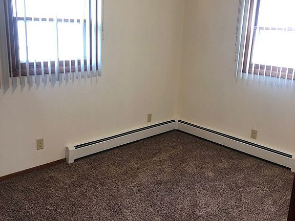 3rd image of 220 Morningside Dr #4