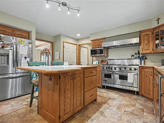 4th image of 3749 Turnberry Dr