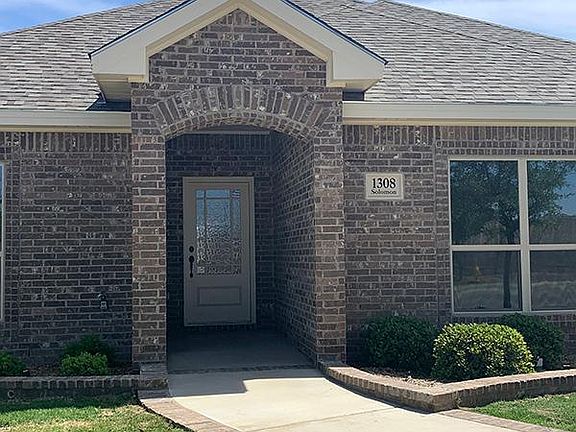 3rd image of 1308 Solomon Ln