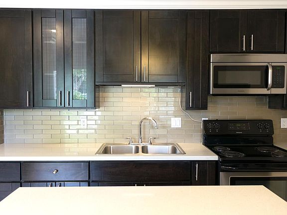 2nd image of 163 Superior Dr APT B