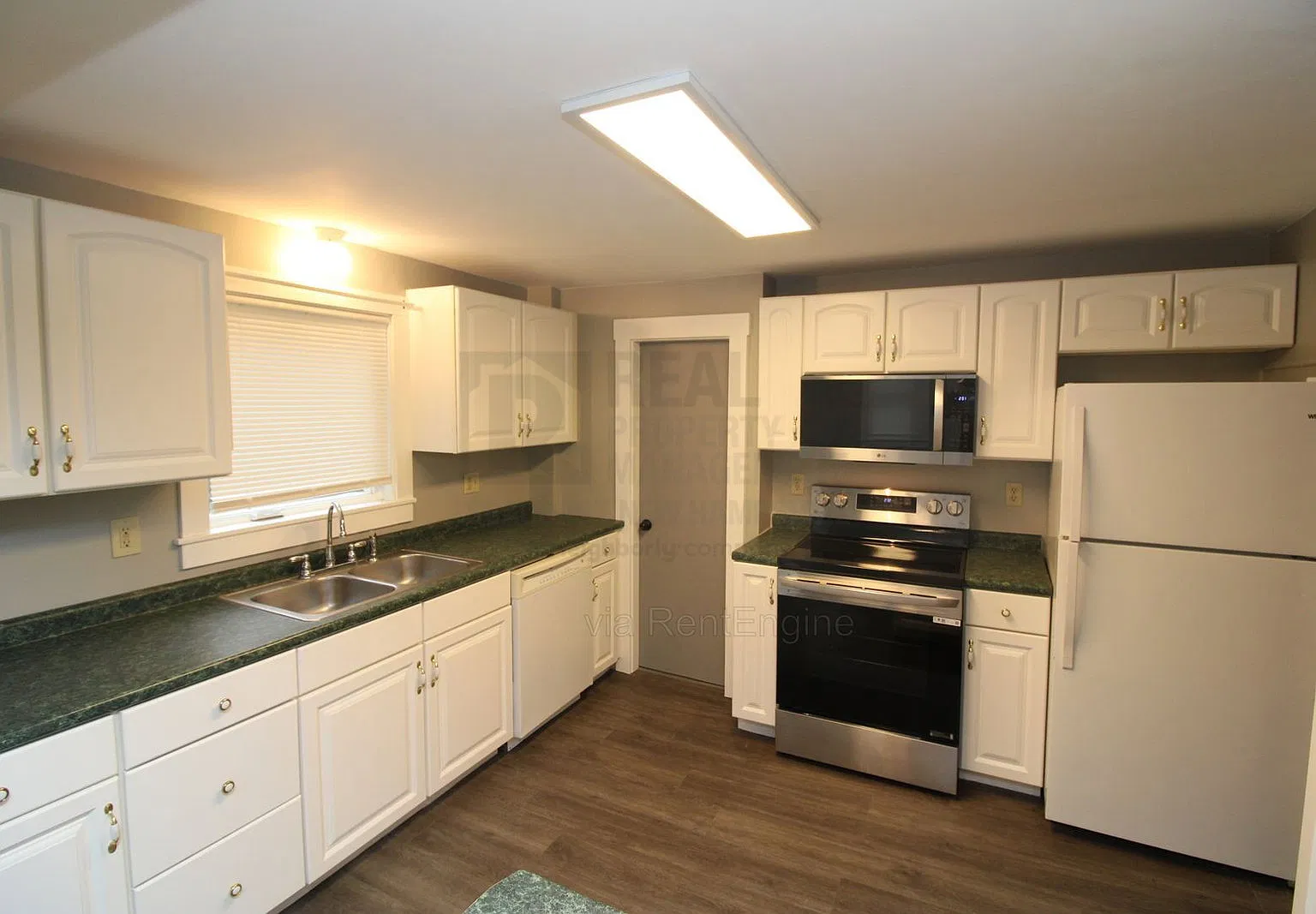 2 bed, 1.0 bath, 780 sqft, $1,800 — Photo 2