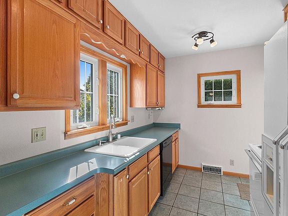 2nd image of 1132 N 15th STREET