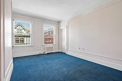 7 Oak St Photo 1