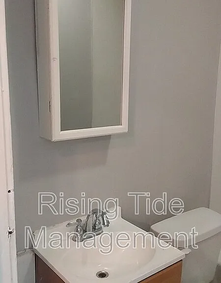511 10th Ave — Photo 14