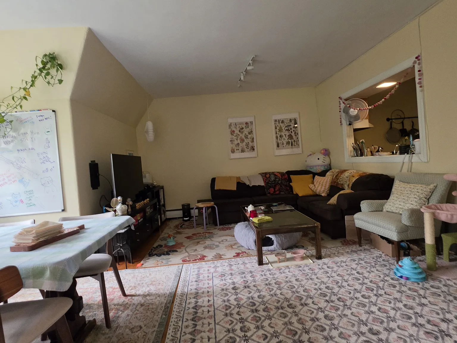 3 bed, 1.5 bath, 9999 sqft, $3,550 — Photo 1