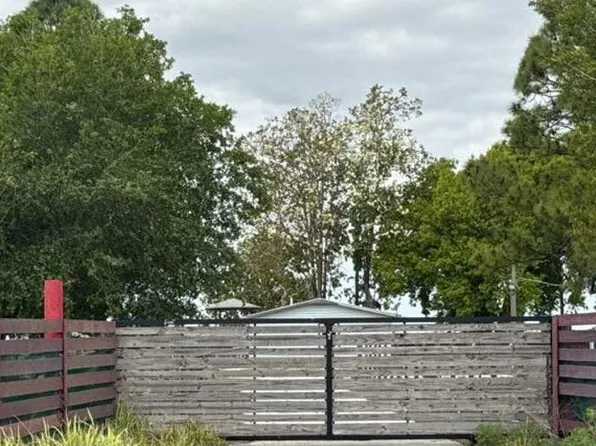 1659 Crescent Ave, Labelle, FL 33935