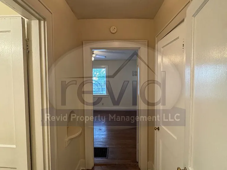 585 N Avalon St — Photo 7
