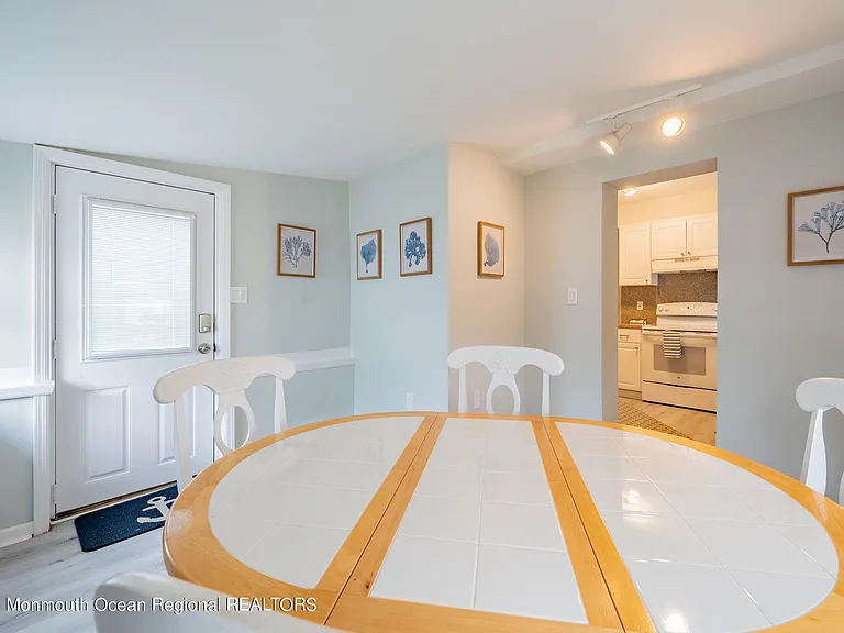 4 Washington Ave #4 — Photo 9
