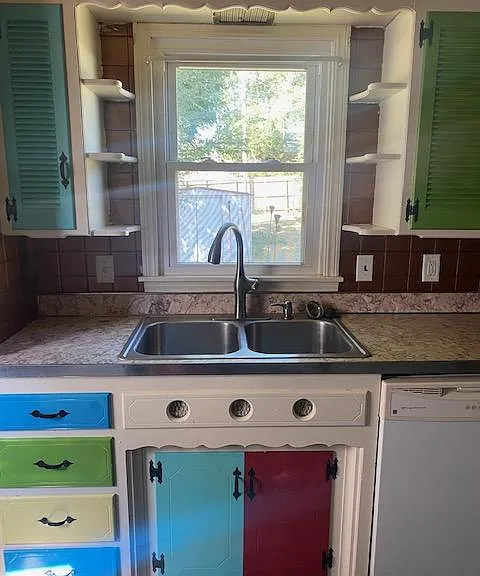 Kitchen sink - looking into back yard