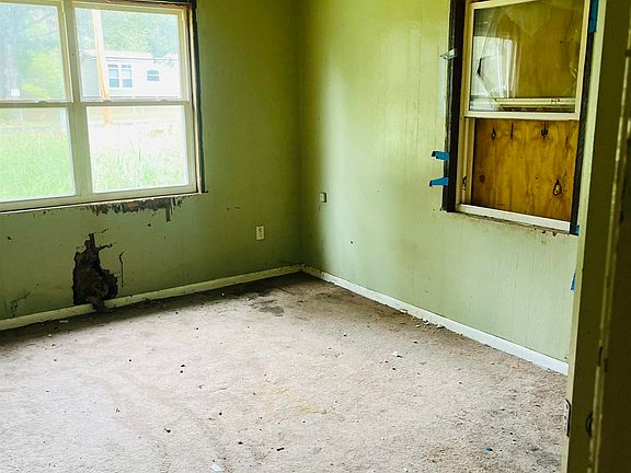 5th image of 945 Bowser Rd