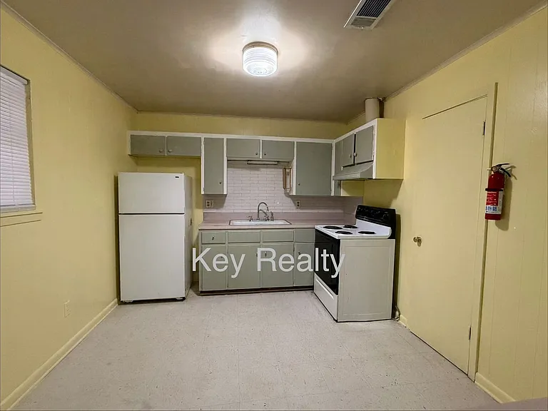 911F College Dr — Photo 1