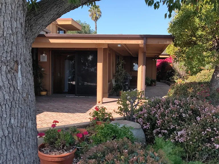 1442 Hillsmont Dr — Photo 10
