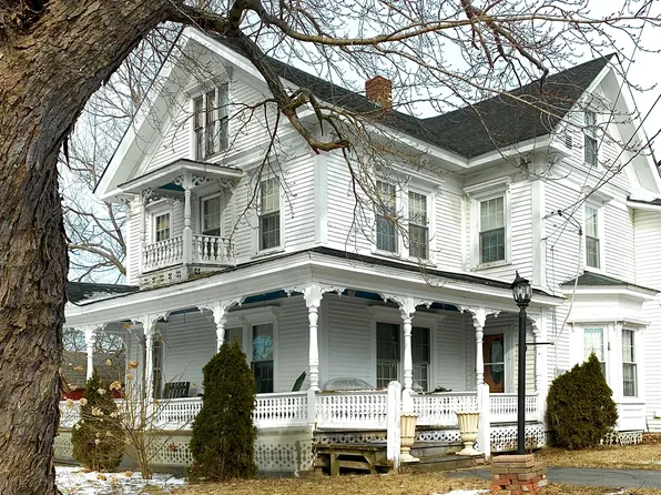 29 Penobscot Avenue, Howland, ME 04448