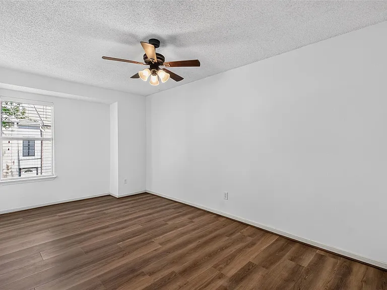 1334 Country Place Dr — Photo 29