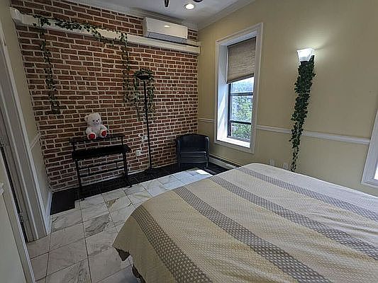 3rd image of 245 W 134th St #4