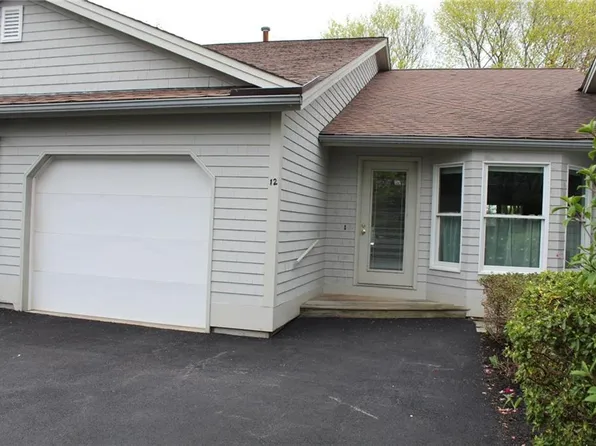 12 Valley Ln, Portsmouth, RI 02871