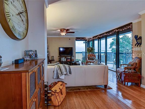 5th image of 2413 Bayshore Blvd Unit 402
