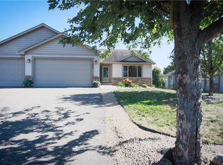 1632 Rolling Hills Ln, River Falls, WI 54022