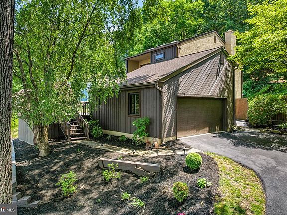 4th image of 22 Airdrie Ct
