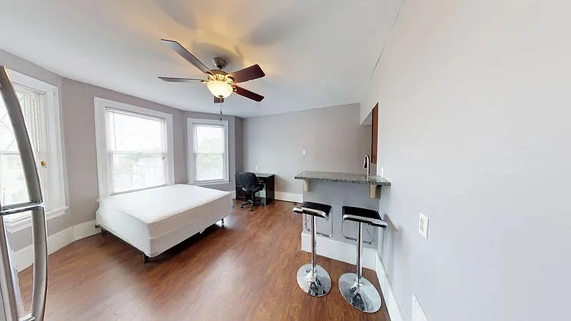 Studio, $1,225 — Photo 4