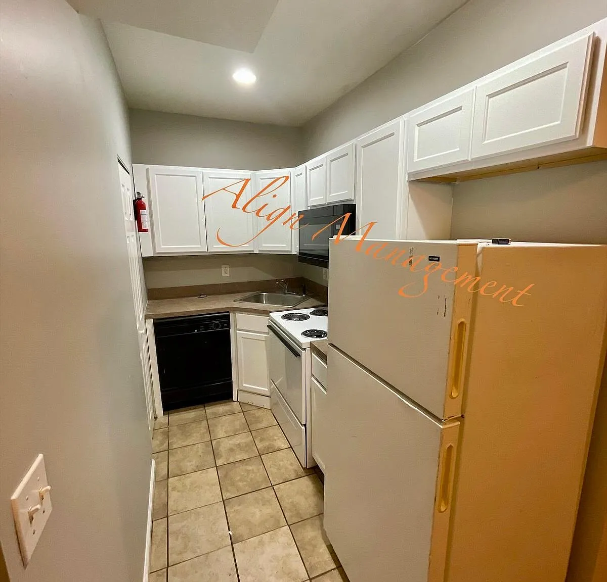 5356 Page Blvd — Photo 4