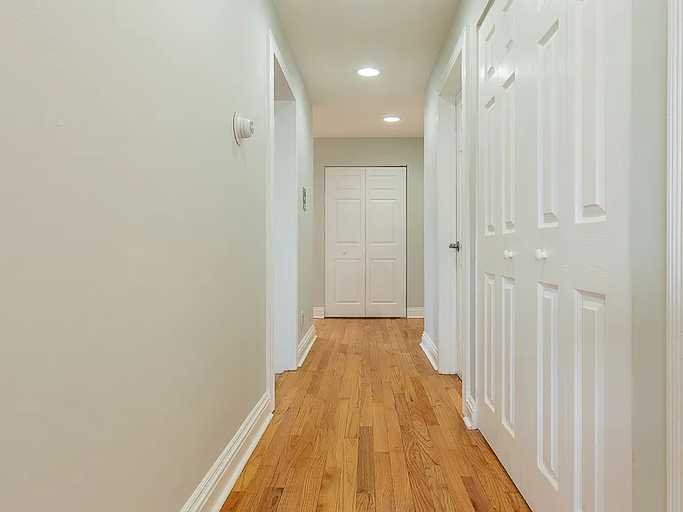4136 N California Ave #302 — Photo 22