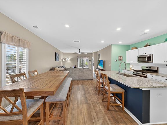 3rd image of 225 Cypress Tree Loop