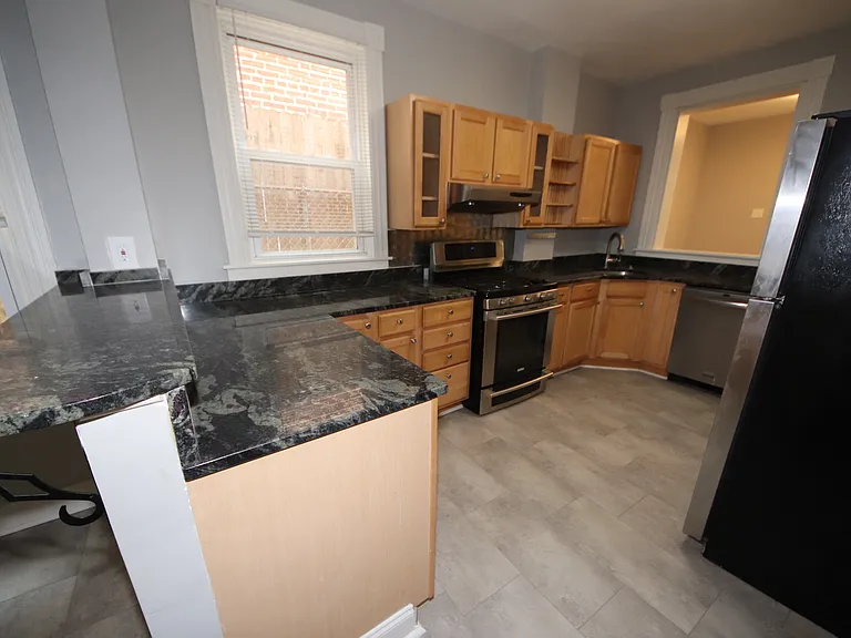 1419 Light St — Photo 11