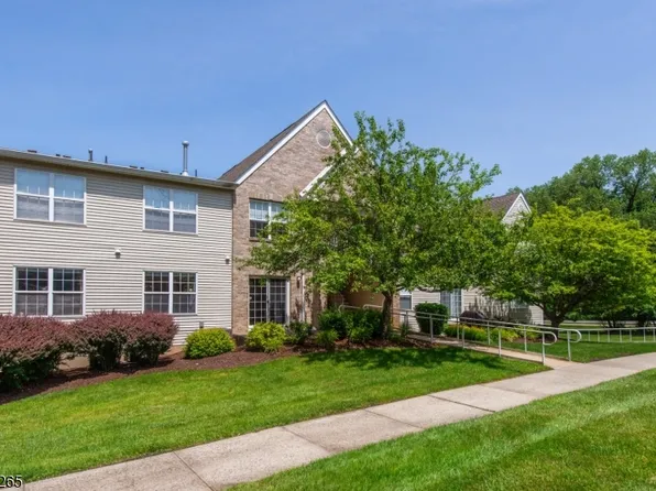 4 Parkside Ct #1A, Wayne, NJ 07470