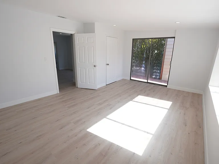 4545 W Columbia Way — Photo 25