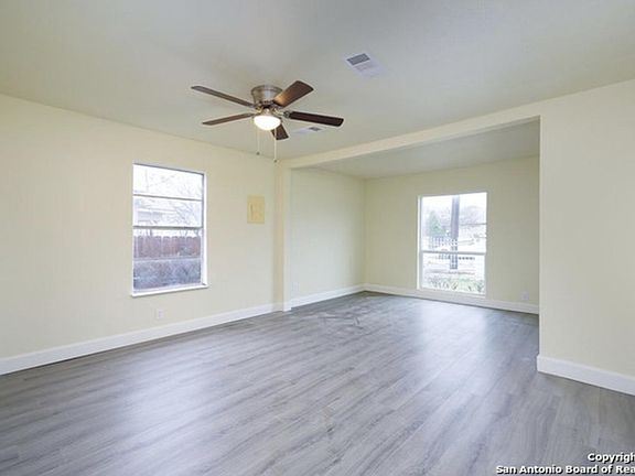 5th image of 226 Delmar St