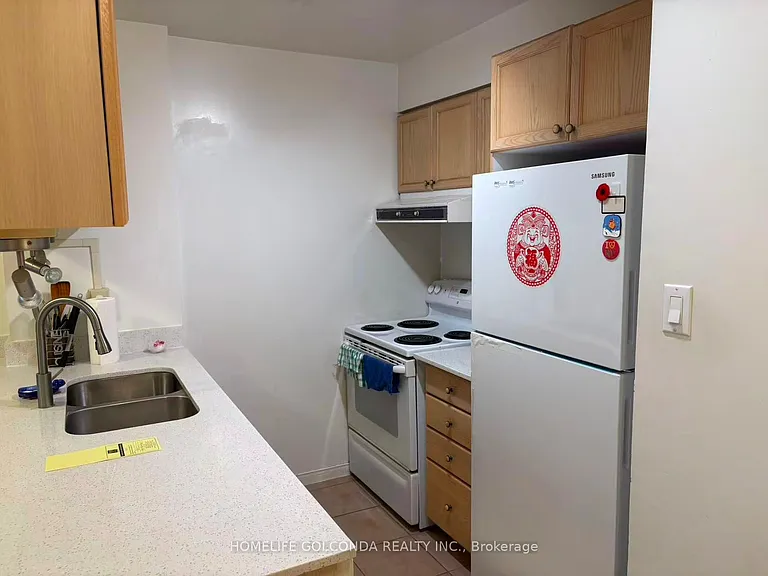 889 Bay St #201 — Photo 6