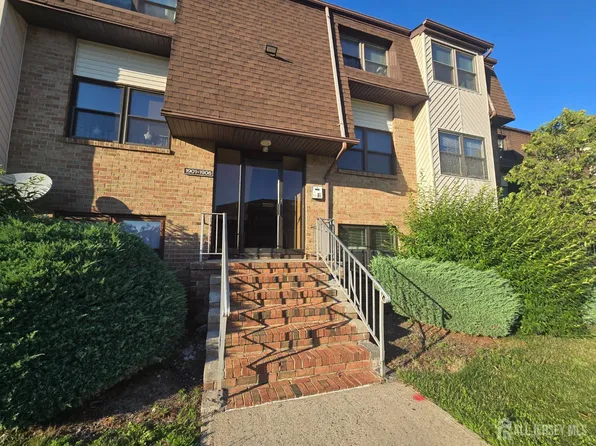 1904 Raspberry Ct, Edison, NJ 08817
