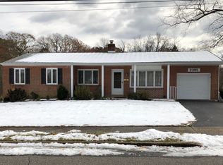 2385 Overlook Dr, Aston, PA 19014