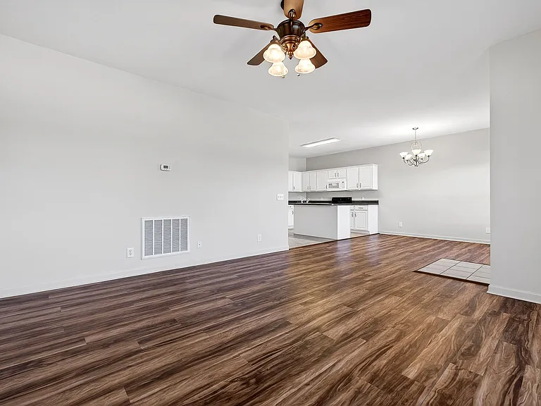 279 Dale Ln #B — Photo 4