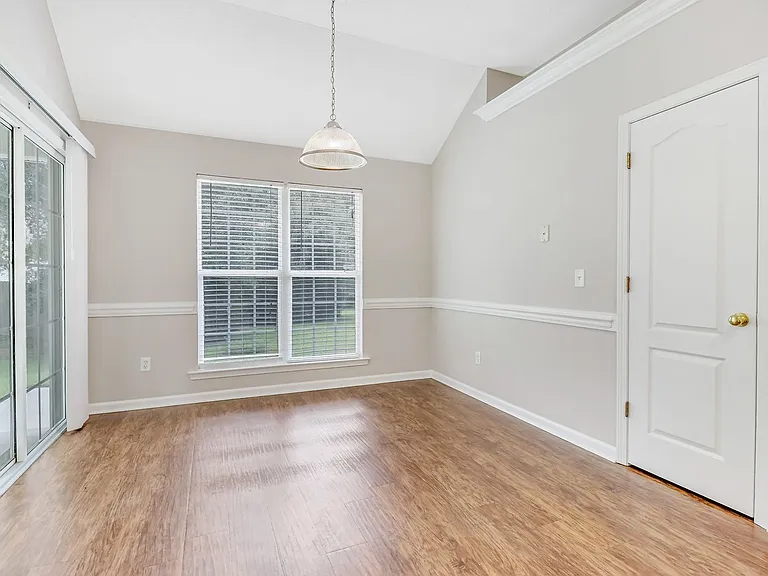127 Williams Ave — Photo 12