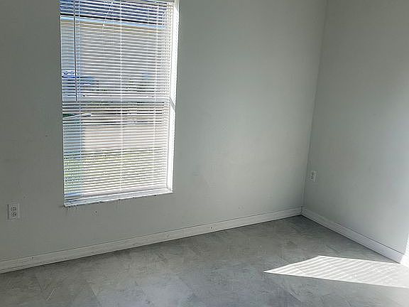 5th image of 18 Birchview Pl