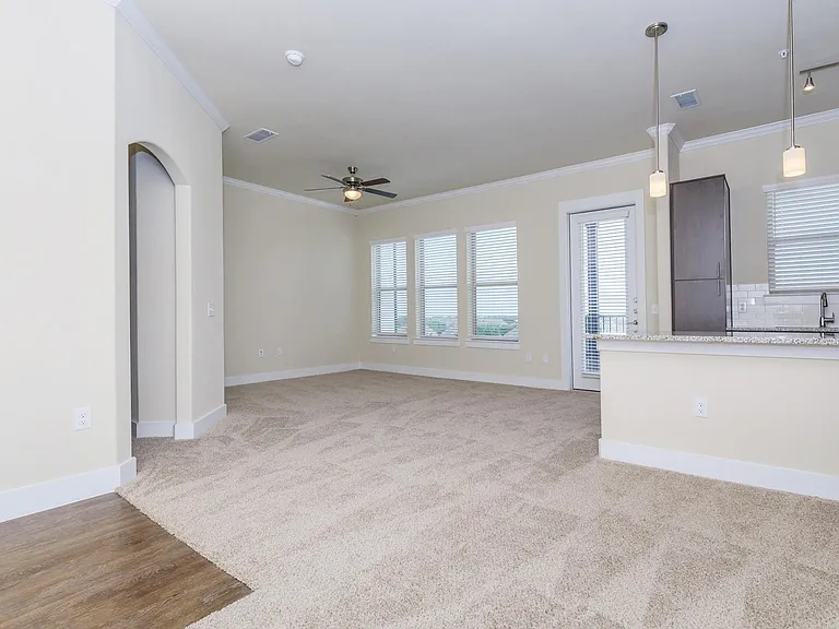 7600 Mason Rd — Photo 10