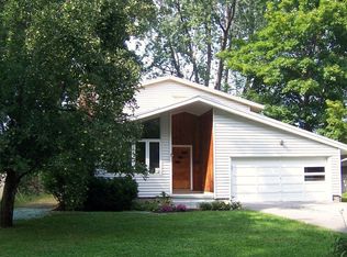 276 Ashbourne Rd, Rochester, NY 14618