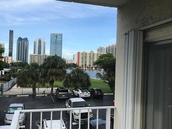 2nd image of 3944 NE 167th St APT 202
