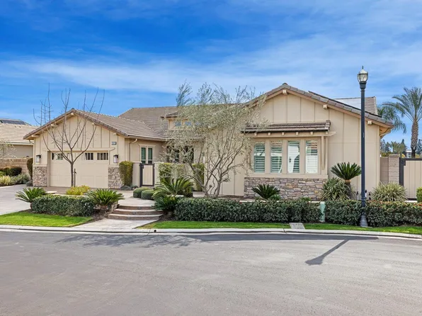 2079 E Bluff View Dr, Fresno, CA 93730