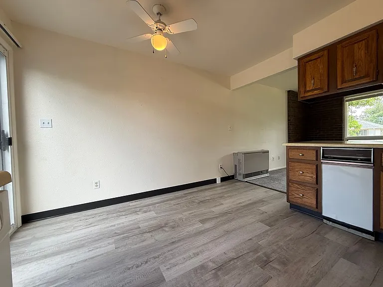 919 1st Ave SW — Photo 8