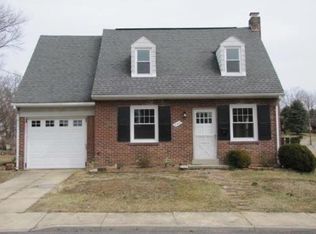 389 Laurel Dr, Whitehall, PA 18052