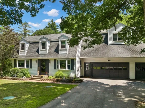 31 Elk Drive, Bedford, NH 03110