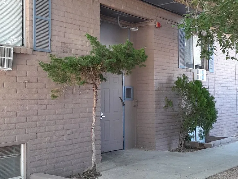 2426 Garfield Ave SE — Photo 4