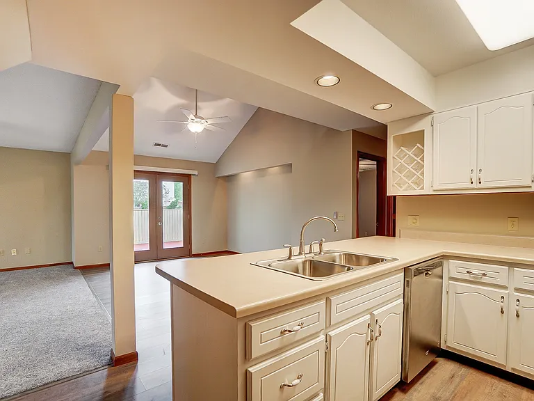 10610 Wood Flower Ct — Photo 14