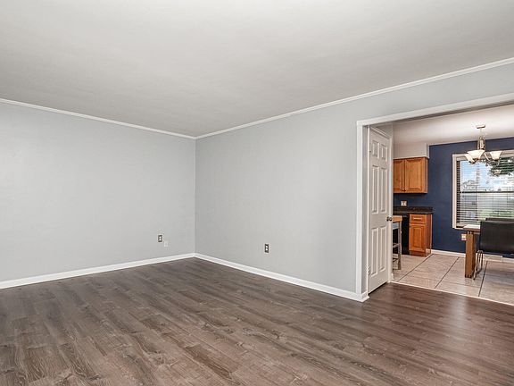 4th image of 23 Terrace Dr