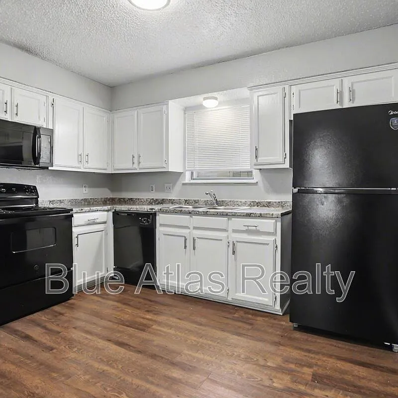Building Photo - 2511 W Prairie St #3