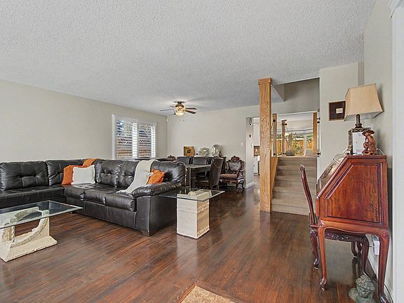 4th image of 42 Woodlake Rd